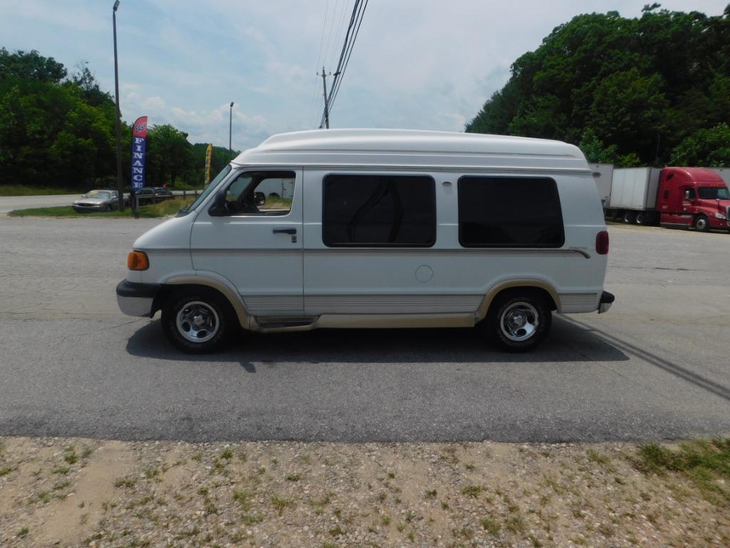 1998 Dodge Ram Van's photo